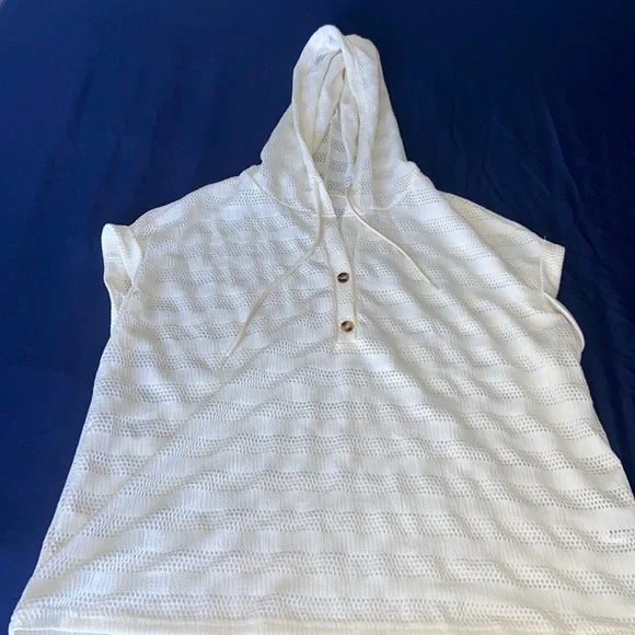 Never worn half button hooded top - Picture 2 of 3